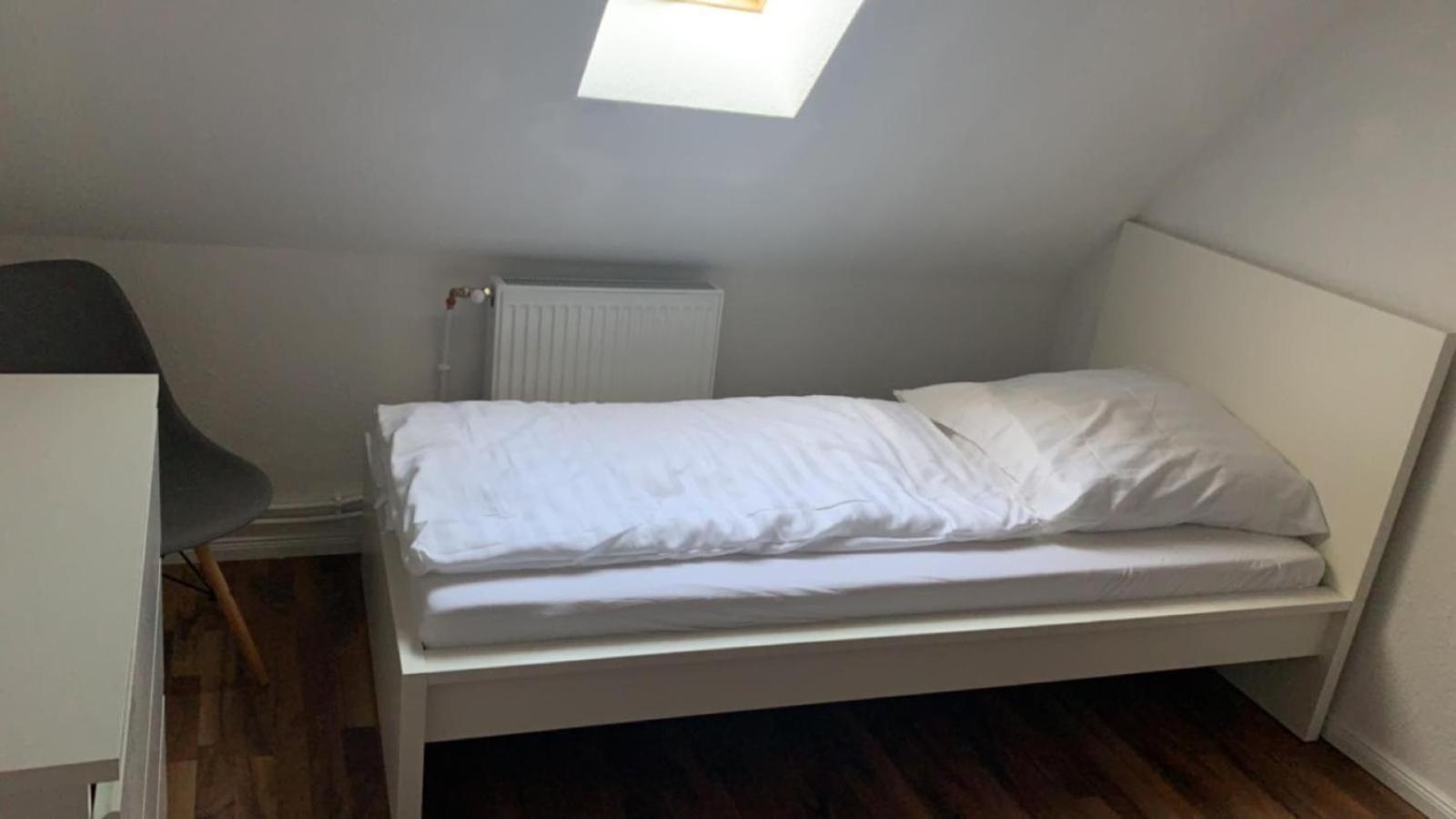 Zimmer In Wohnung, Monteure, Zentral, Enger Exterior foto