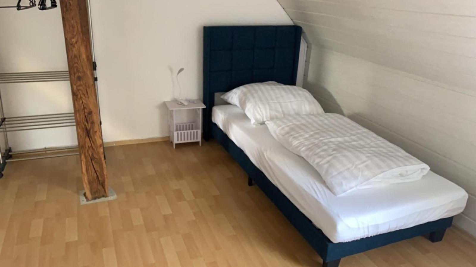 Zimmer In Wohnung, Monteure, Zentral, Enger Exterior foto