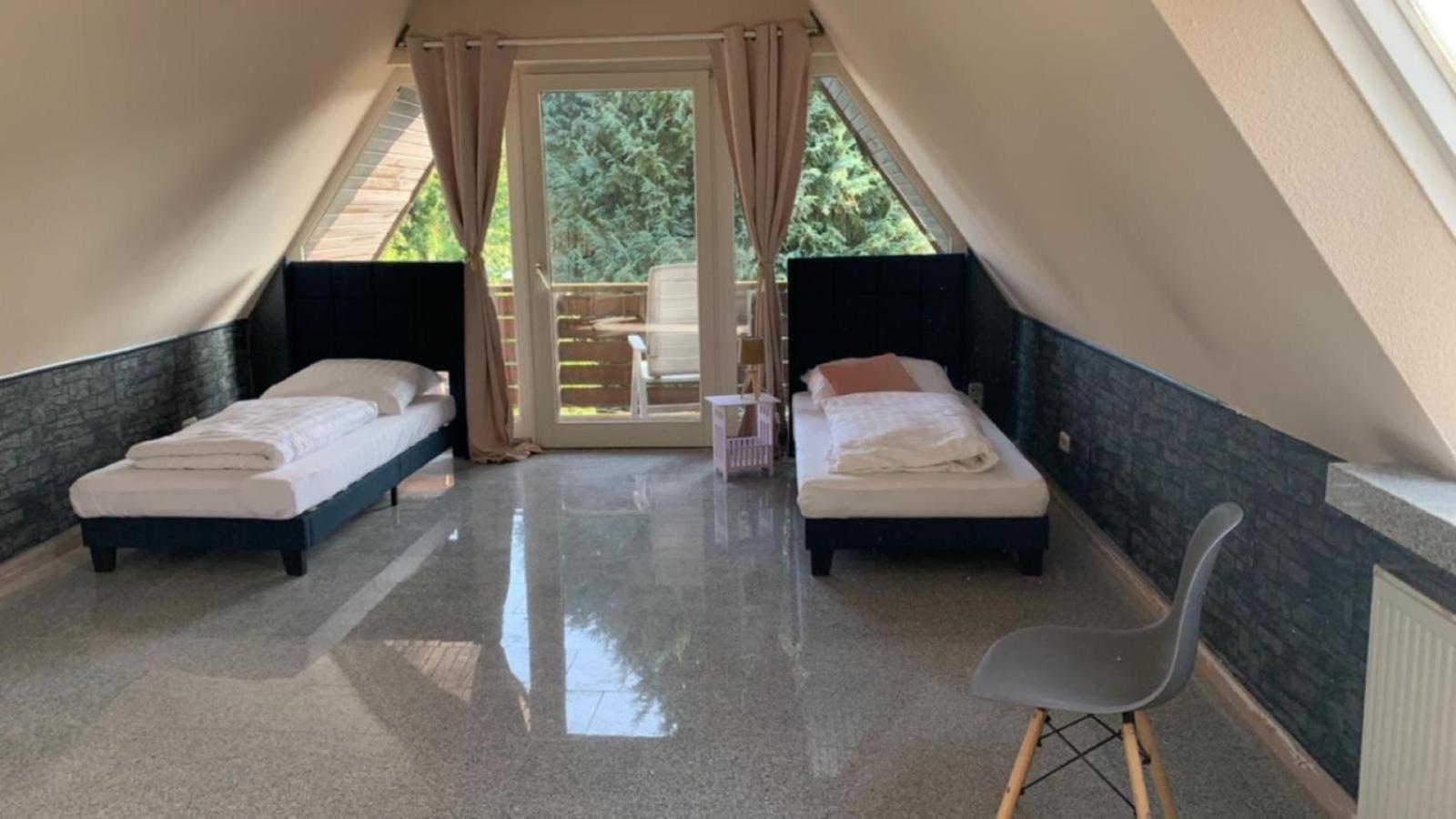 Zimmer In Wohnung, Monteure, Zentral, Enger Exterior foto